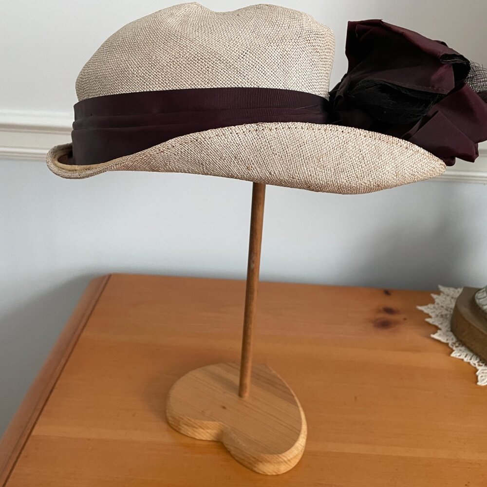 Victorian straw hat + stand